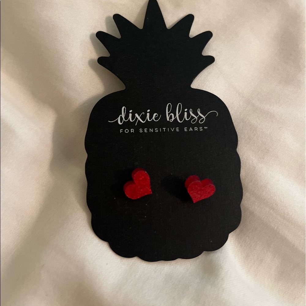 NWT Dixie Bliss Glitter Heart Stud Earrings
